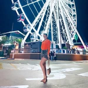 Meet your Posher, Idania